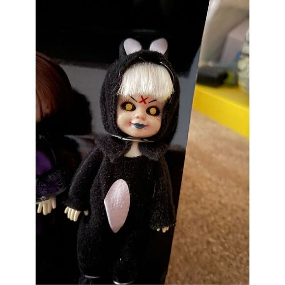 2001 Living Dead Dolls Mini Hong Kong Club Toy2R  LE 999 Glow in dark Eyes - Picture 7 of 9